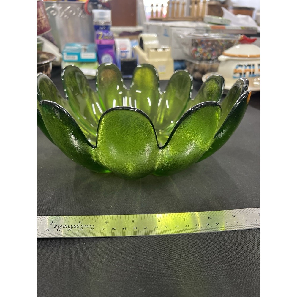 Indiana Glass Co. Vintage Lotus Flower Bowl Serving Dish Green Art Glass Heavy